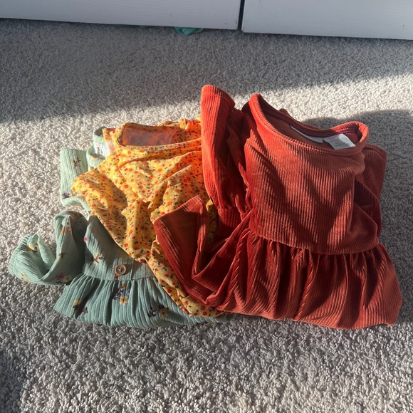 Girls set of 3 Fall/Winter dresses. - Picture 1 of 4